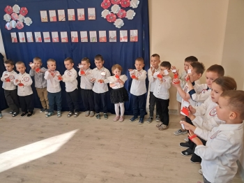 38b69456-6dcf-4b44-a5c1-1a373d0d393c