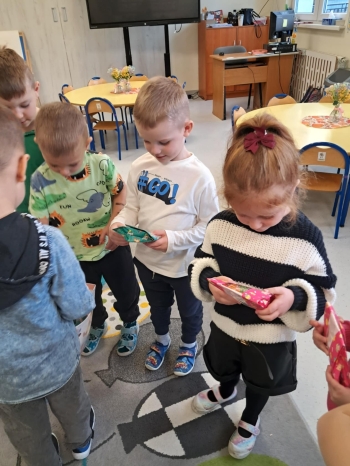 1b296542-c496-46c0-8320-0b1f35d0545c