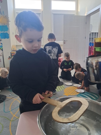 c1949422-34bf-4407-9d4b-505b6e6dfdde