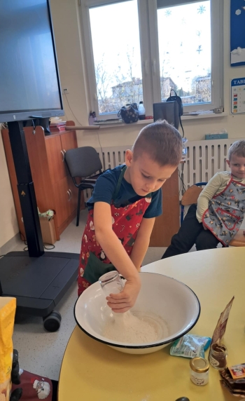 1545a323-4573-4bb5-aeae-189bee28704f