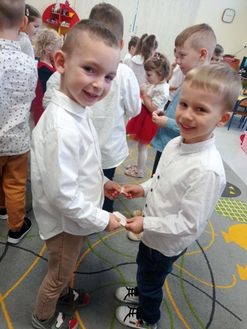 86335be2-74e8-4701-98c6-489d06f6544c