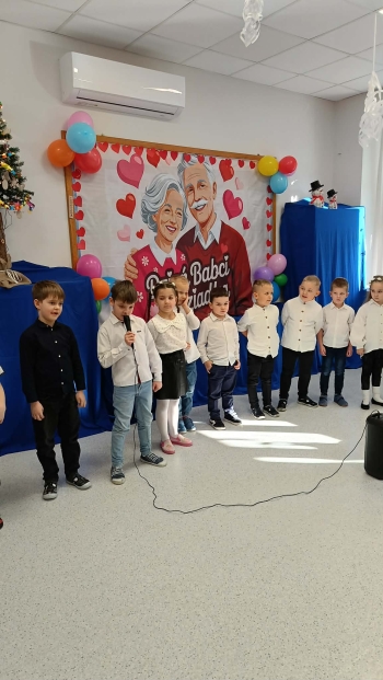 b255a9f6-09bd-4164-8f3d-f68702cefbed