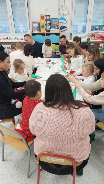 b9dd11ec-79c1-452b-9069-b7d8b3c9948a