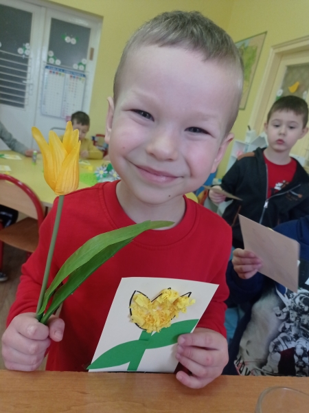 Żółty tulipanek